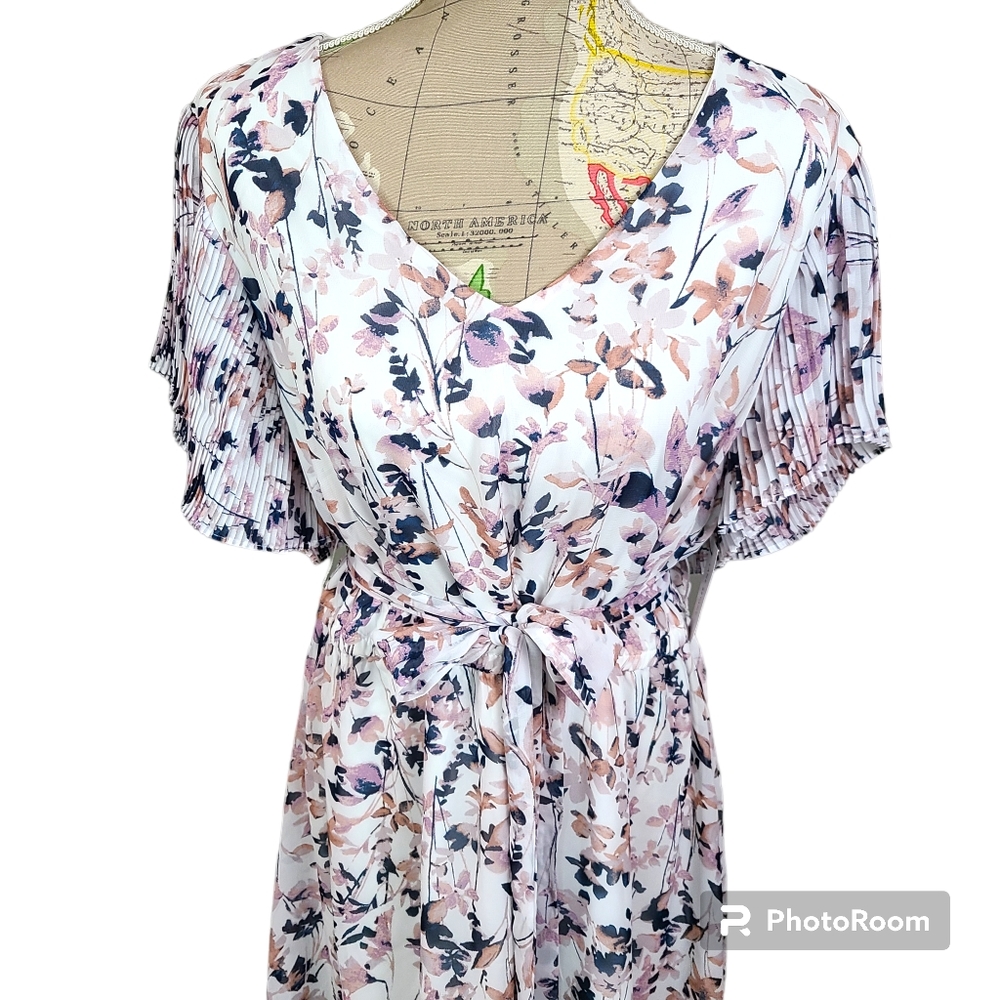 LANE BRYANT Size 18 White Floral Feminine Pleated Flutter Short Sleeve Dress NWT - Picture 6 of 11